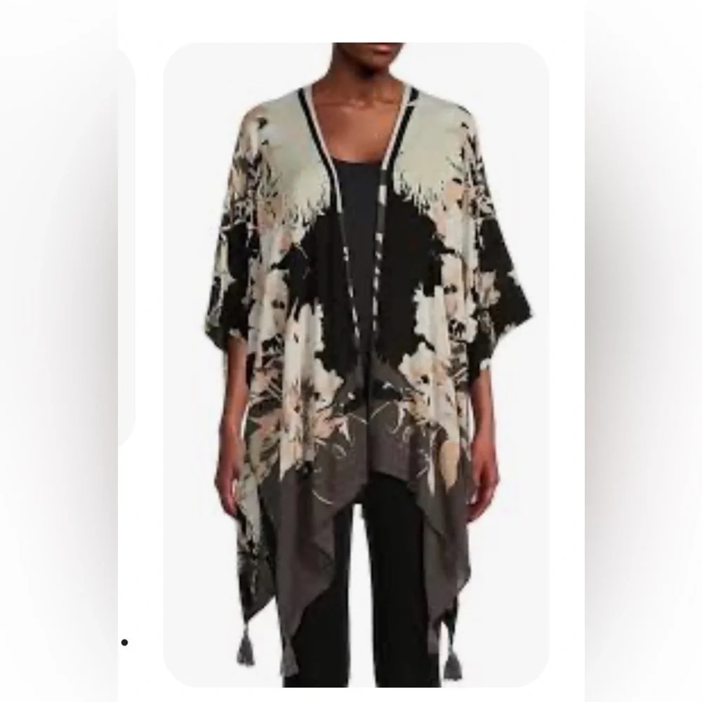 Vince Camuto floral printed kimono cardigan Topper wrap/ coverup/ scarf